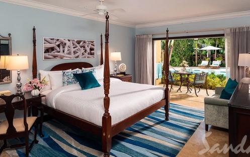 Caribbean Honeymoon Grande Luxe Poolside Walkout Room - WGL 1 (1)